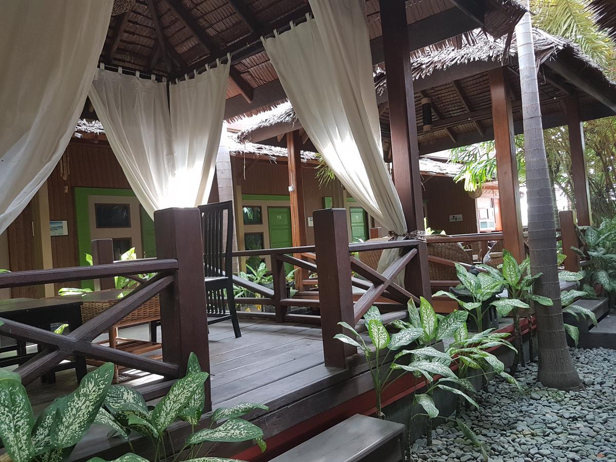 Lawaka Hotel Ampana Exterior foto